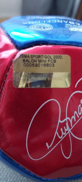 mini minge de fotbal FC Barcelona cu semnaturile jucatorilor..
