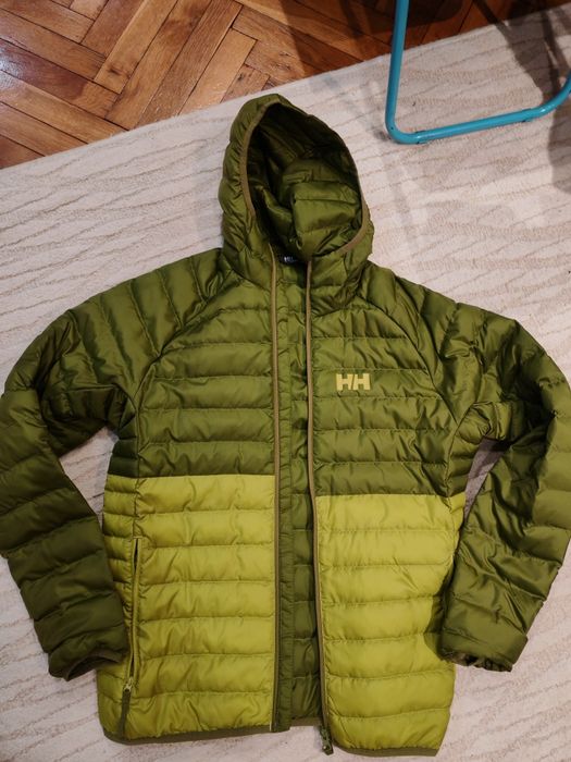 Продавам зимно яке Helly Hansen размер м