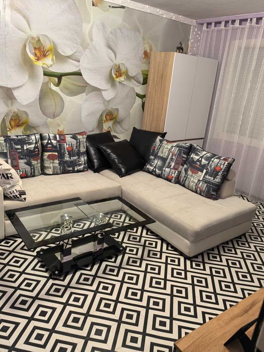 Продавам 2-СТАЕН кв.Изгрев, бл 9