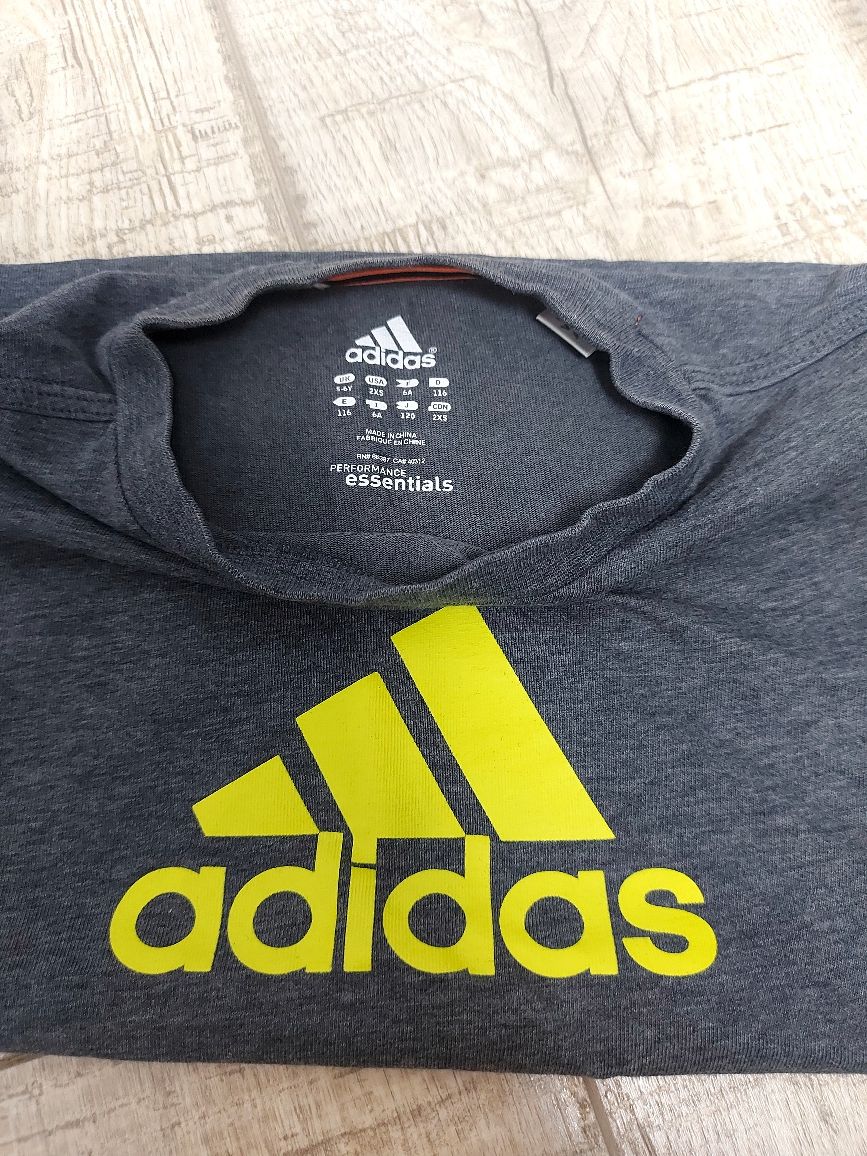 Tricou Adidas mărimea 116