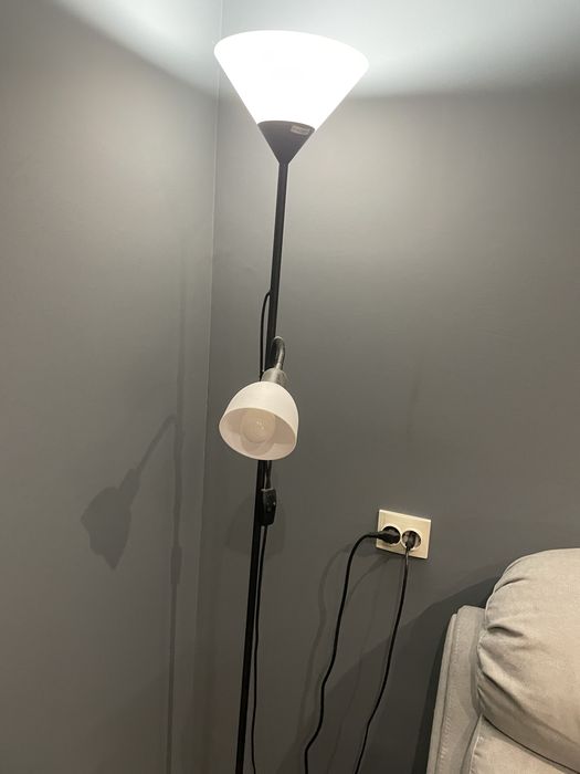 Стояща лампа на той