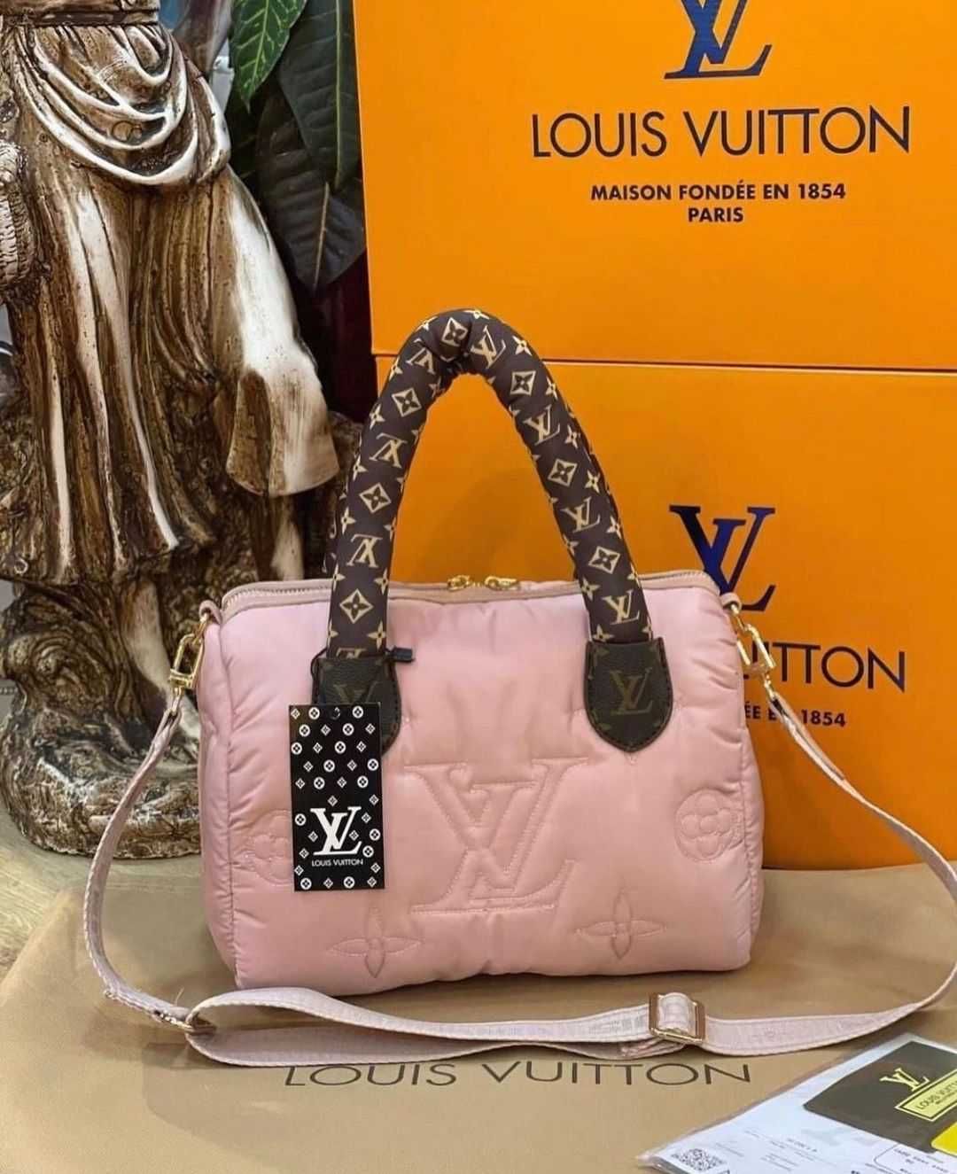 Дамска чанта Louis Vuitton , различни цветове