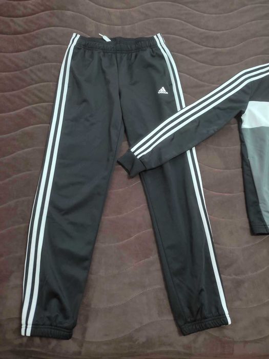 Екип Адидас като нов