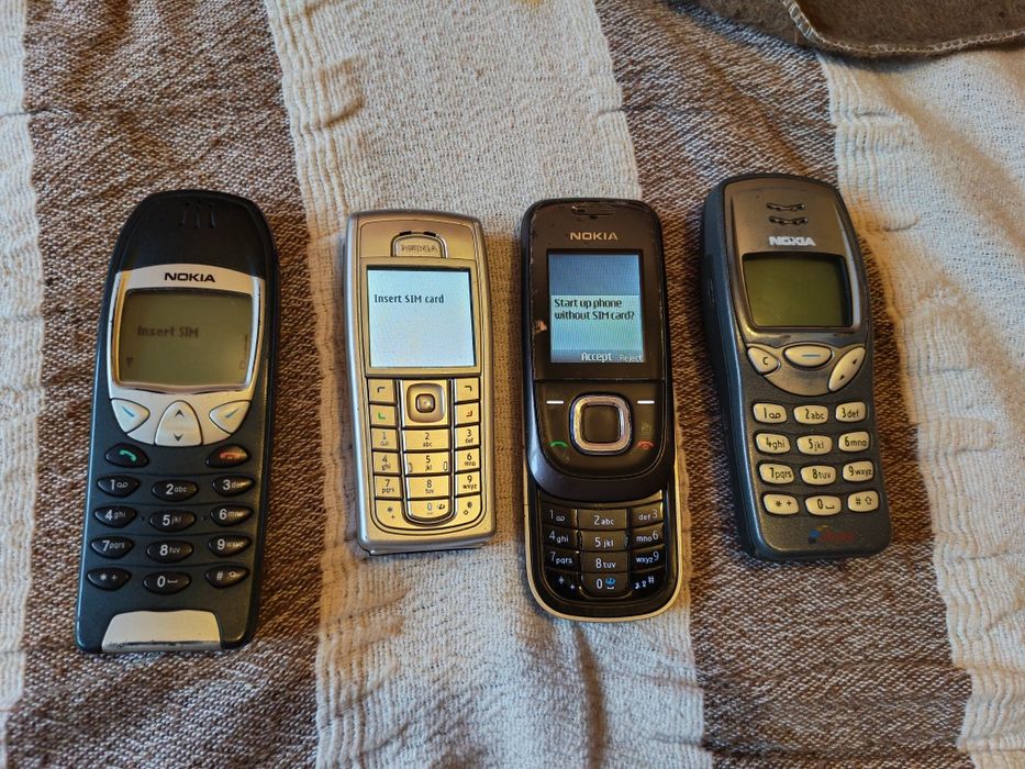 Telefoane vechi retro