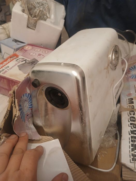 Продаётся электро мясорубка