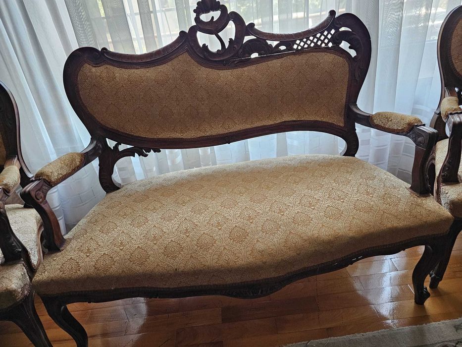 Set mobilier living din lemn masiv, sculptat manual