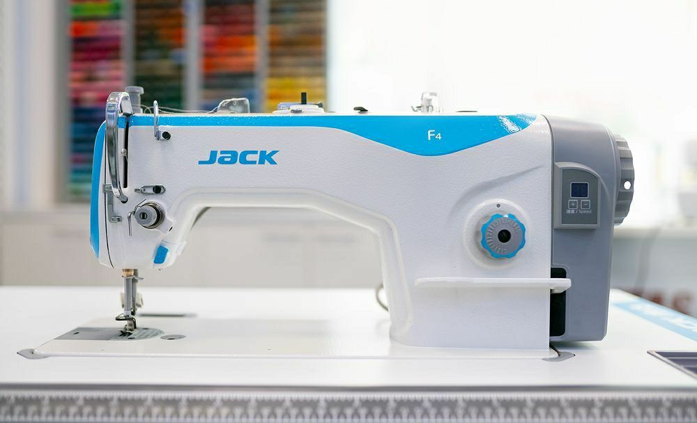 Швейная машина Jack F4
