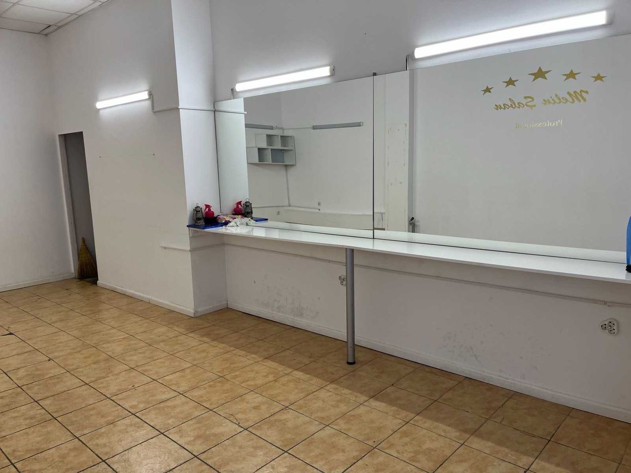 Дава се под наем Магазин в Провадия - 40 кв.м за 229.5 € - Снимка #5
