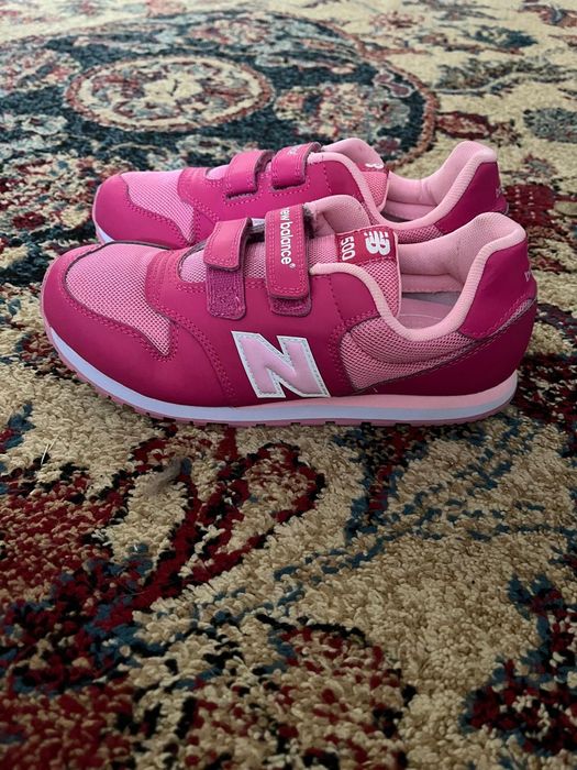 Papuci New Balance fete noi