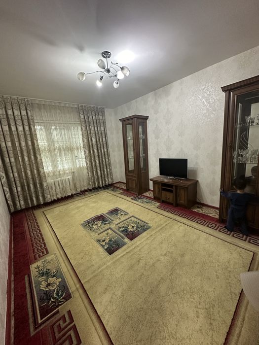 3 xona 4 xona qilingan Tinchlik metro yonida arendaga beriladi