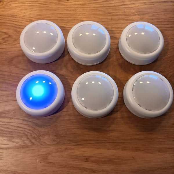 НОВИ! RGB LED осветление за шкафове с дистанционно, 6 бр/к-кт