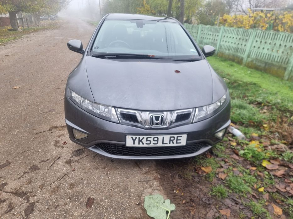 Dezmembrez Honda civic 1.8 i-vtec 2010