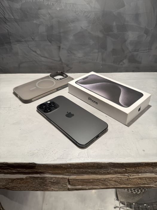 КАТО ЧИСТО НОВ Iphone 15 Pro Max Black Titanium 256 GB