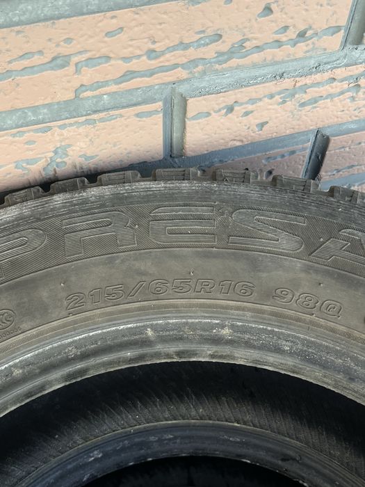 Продается зимние шины Maxxis 215/65/R16