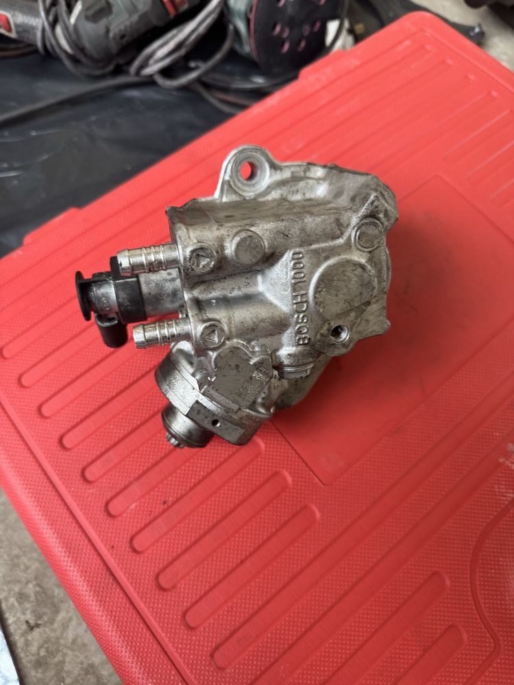 Pompa injectie bmw 5series 2.0D N47