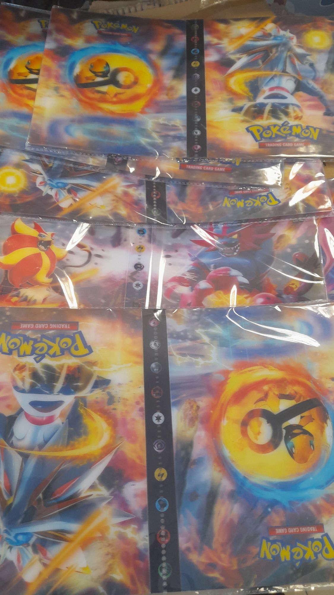 Рokemon карти фигурки и плюшени играчки