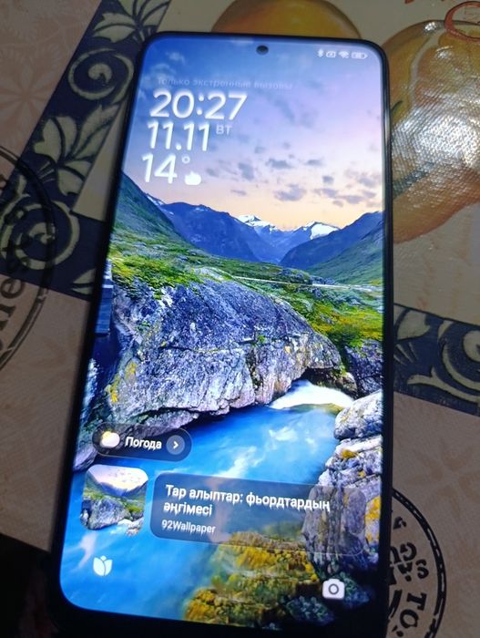 Телефон Redmi Note 12