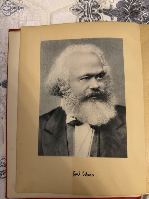 Продаются старые советские книги о революции