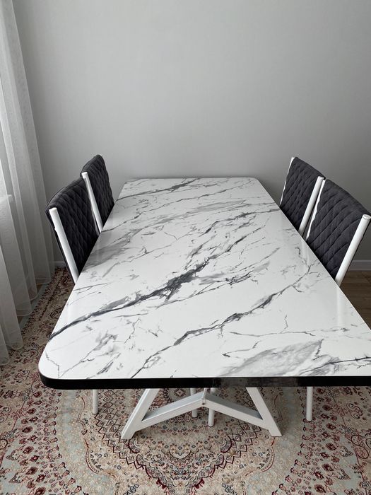 Стол кухонный с 8-ю стульями