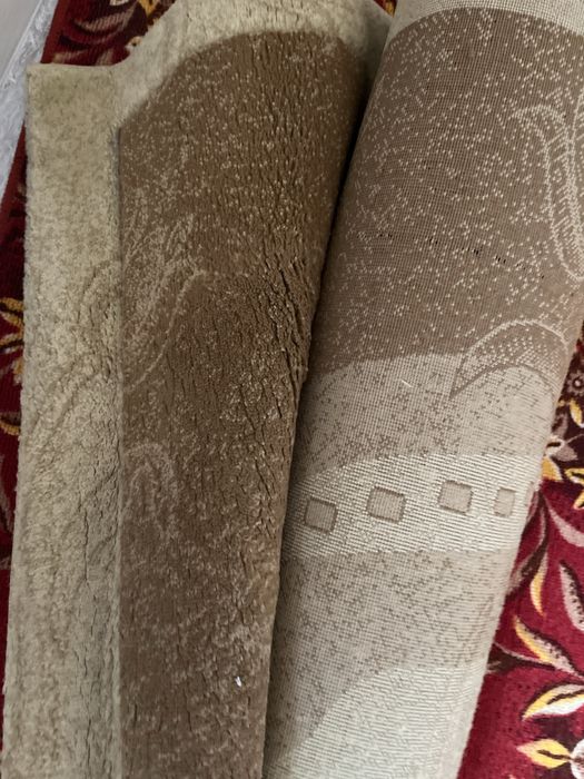 Продается ковер в хорошом состоянии