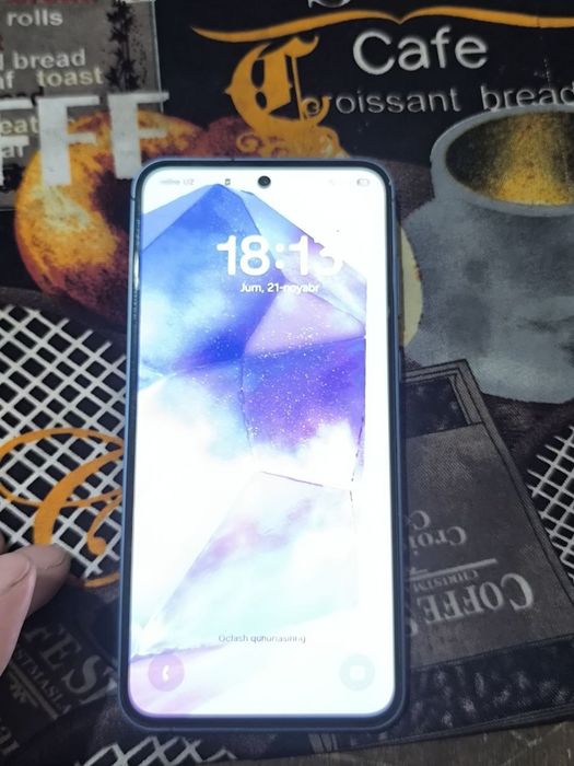 Samsung a55 256 xotira xolati yangi karobka yoq