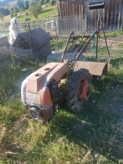 Motocultor cu remorca