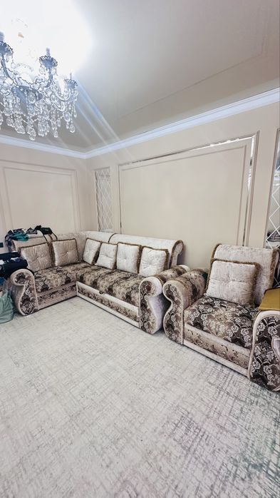 Диван с кресломм