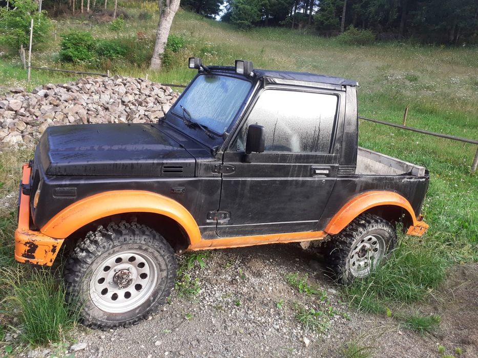 Vând Suzuki Samurai