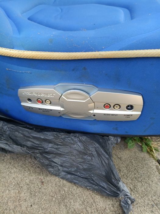 Scaun gaming pentru podea, cu boxe