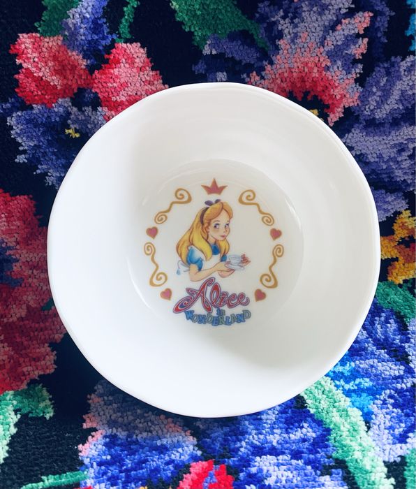 Чаша Алиса в стране чудес