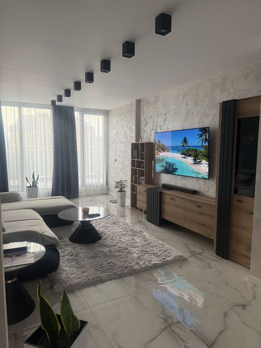 Многостаен 180м2 луксозен ремонт и обзавеждане