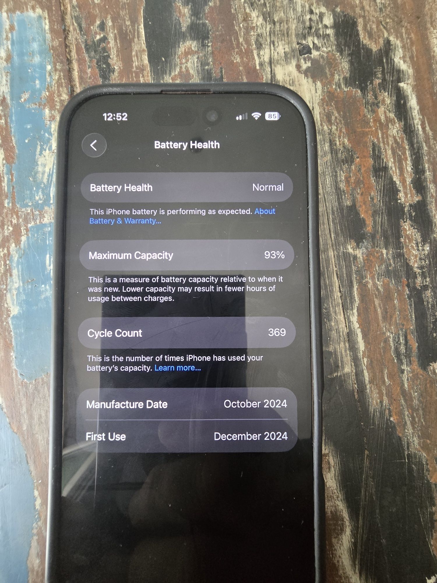 Продавам Iphone 16 pro 256GB