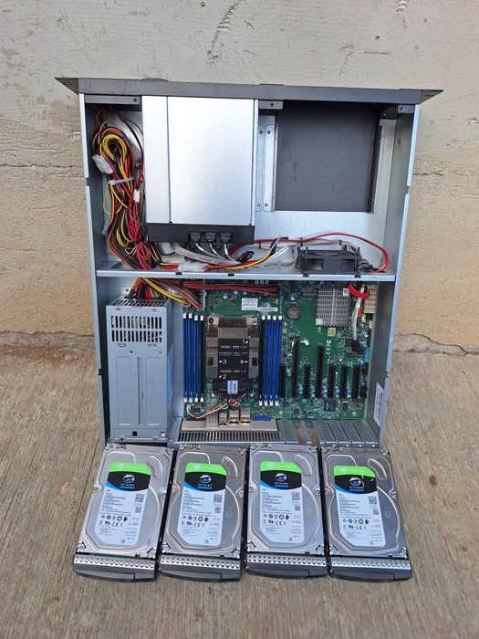 Server + 6camere hikvision + 4 hard-disk de 4T