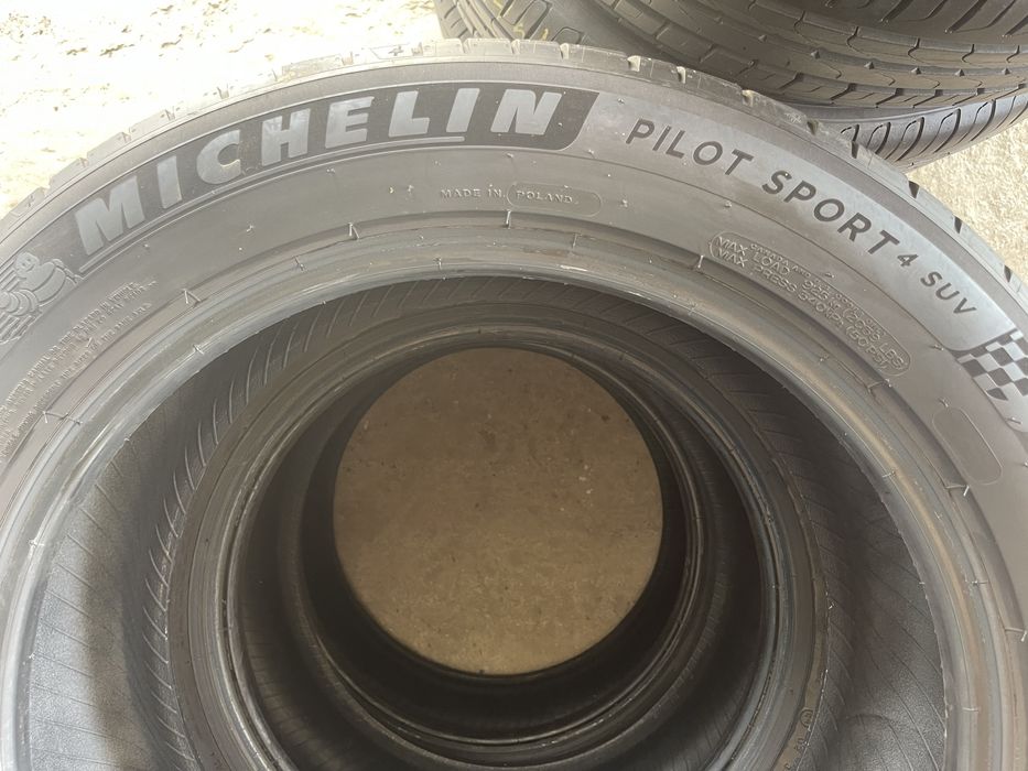 245/50R19 Michelin Pilot Sport 4 SUV Dot 3821