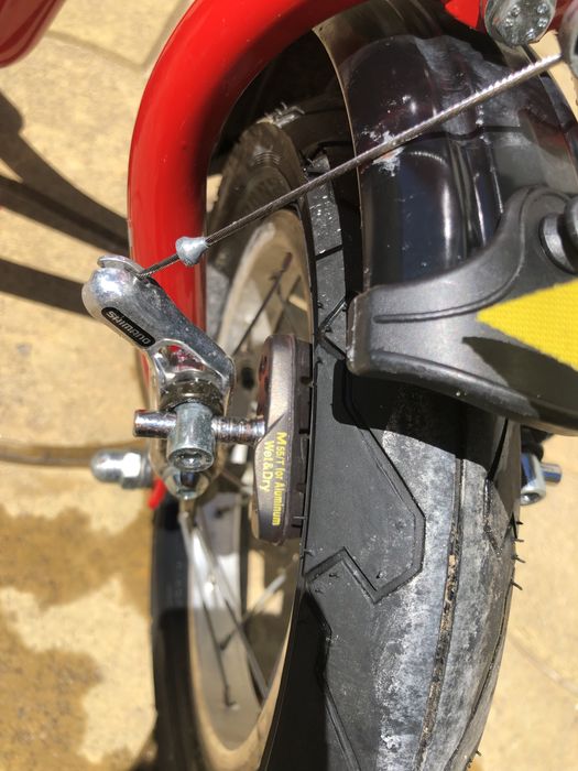 Trotineta copil , robusta ,folosita putin timp , roti gonflabile