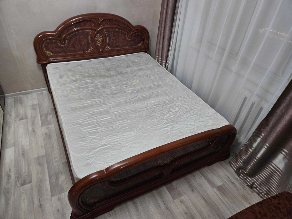 Срочно НЕДОРОГО продам спальный гарнитур