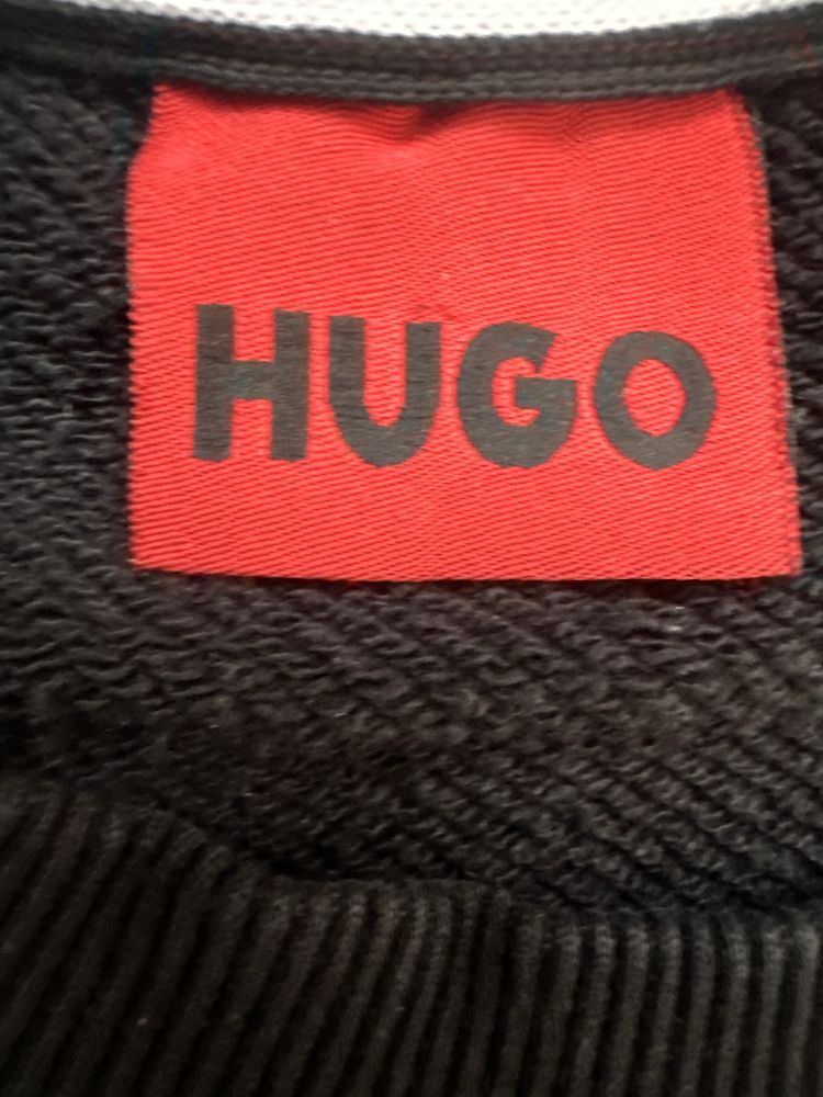 Оригинална блуза на Hugo Boss