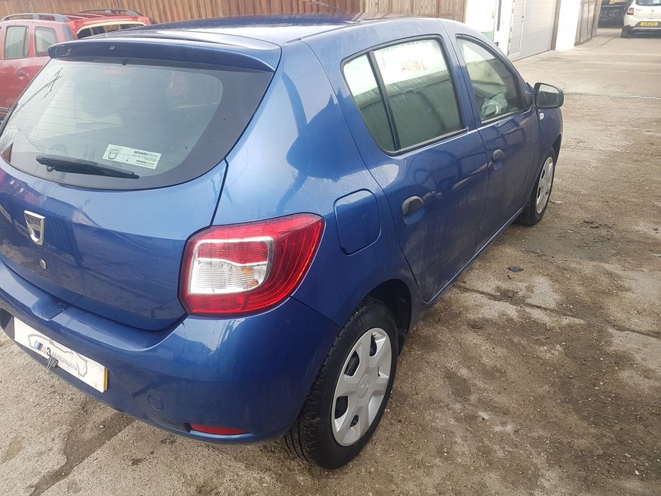 Dezmembrez sandero 1,2 16 v 2014 albastru persan