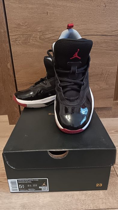 Vând Jordan Stay Loyal 3
