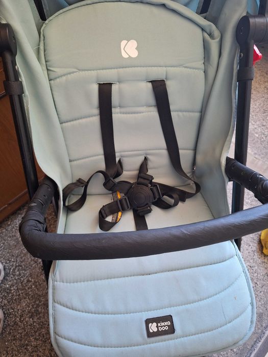 Продавам лятна количка тюркоаз