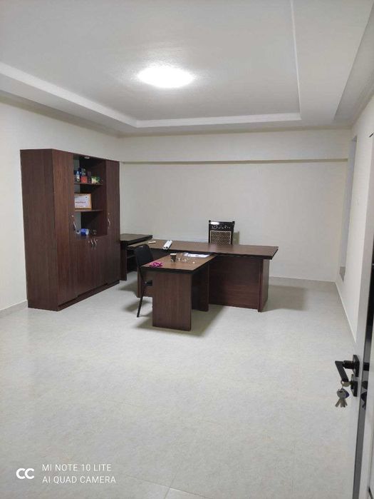 Продаётся помещение вдоль дороги  возле Сиаб базара!