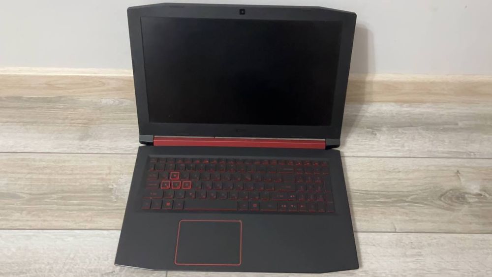 Продается ноутбук acer nitro 5, писать только на вацап, не звоните