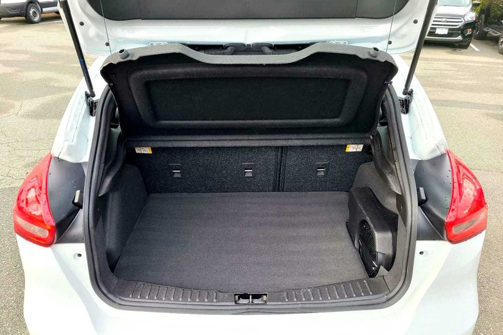 Кора за багажник Ford Focus MK3 2010–2018 Hatchback