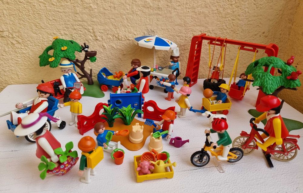 Playmobil, parc si loc de joaca cu foarte multe accesorii