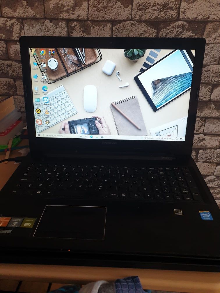 Leptop Lenovo i5, i3  și Toshiba P50