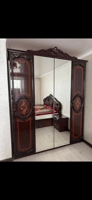 Спальный гарнитур шифоньер кровать тумбы