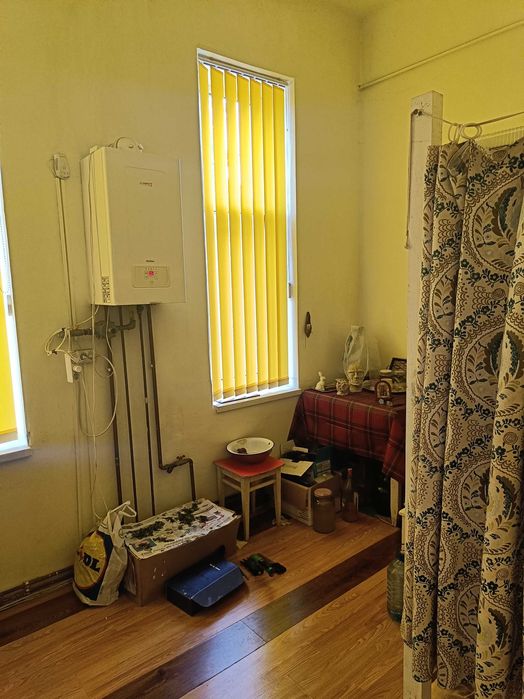 Persoana fizica vand apartament la casa  2 camere mari zona centrala