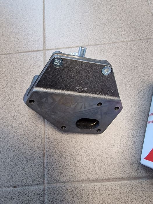 Pompa apa tractor fiat 411.415 pe original preț 650 lei se poate trimi