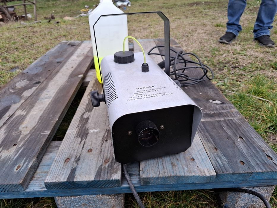 Vând mașină de fum Ibiza Lsm800