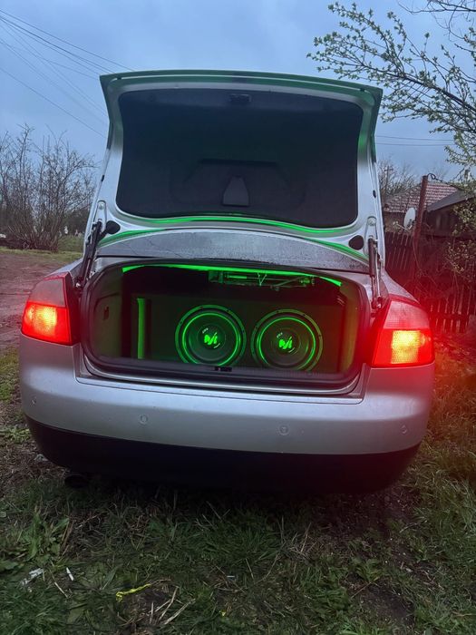 Vând subwoofer Deaf Bonce.